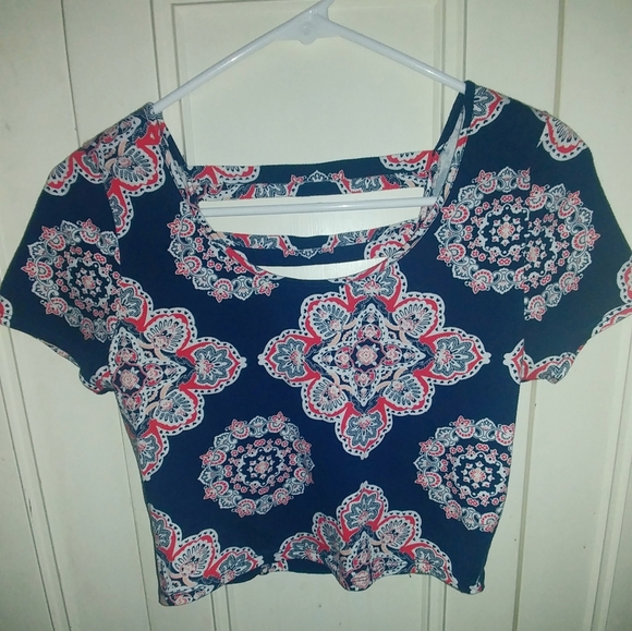 Charlotte Russe Tops - Crop top